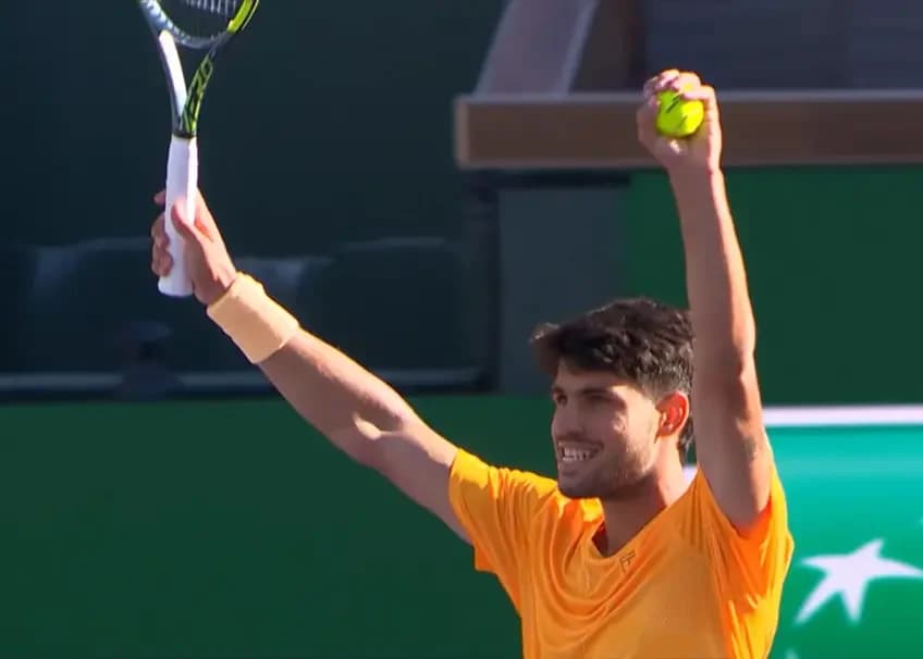 Alcaraz domine Ruud et file en quart à Indian Wells
