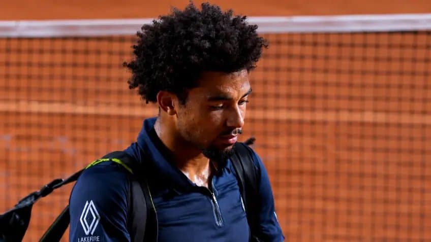 Arthur Fils se retire de Roland-Garros après un souci au genou