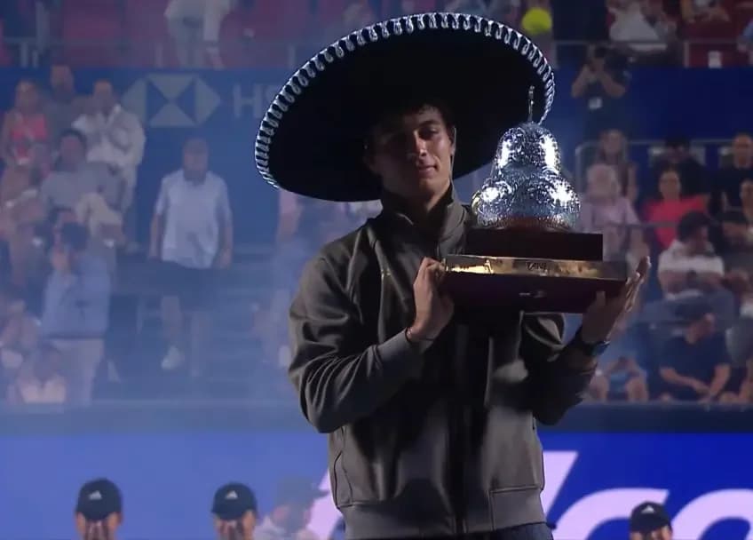Cobolli remporte le titre à Acapulco face à Tiafoe