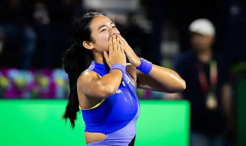 Eala renverse Cirstea et défiera Gauff en quarts à Dubaï