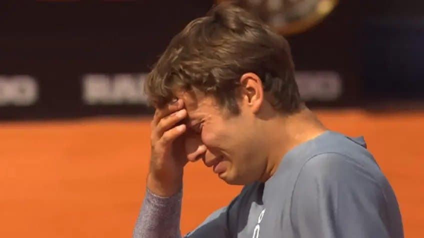 Flavio Cobolli bat Alexander Zverev à Munich et file en finale