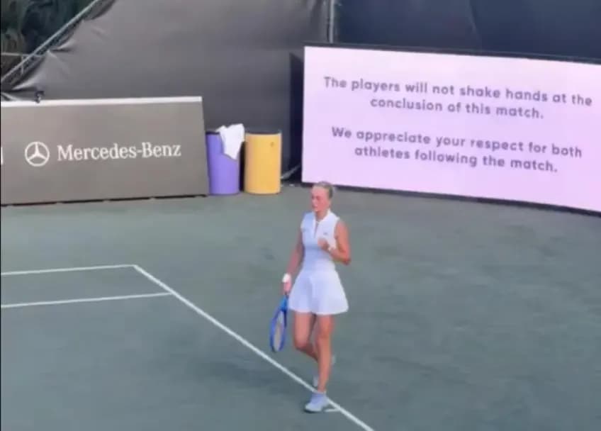 Kudermetova bat Oliynykova, sans poignée de main à Charleston