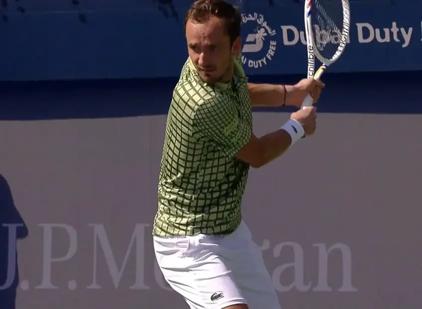 Medvedev démarre en trombe à Dubai face à Shang