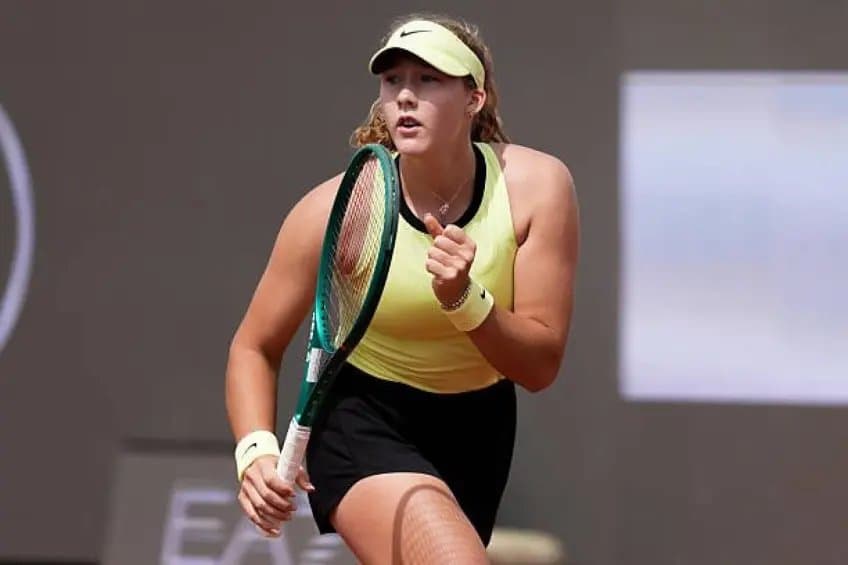 Mirra Andreeva corrige Golubic après un break en 2e set