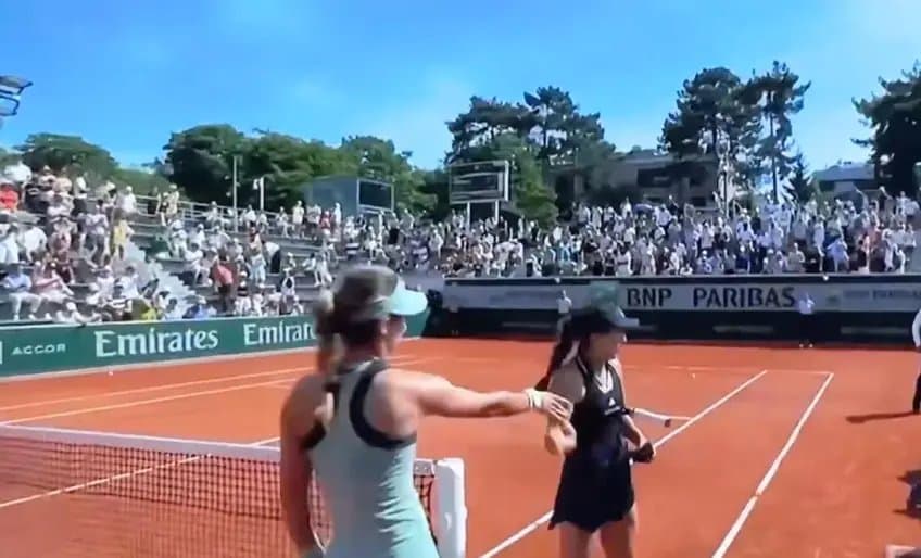 Roland-Garros : Kalinskaya souffre de la chaleur, Osorio glaciale