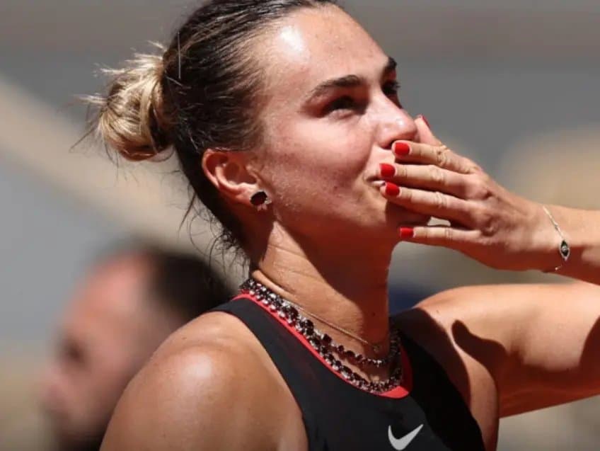 Sabalenka débute Roland-Garros par un succès en deux sets