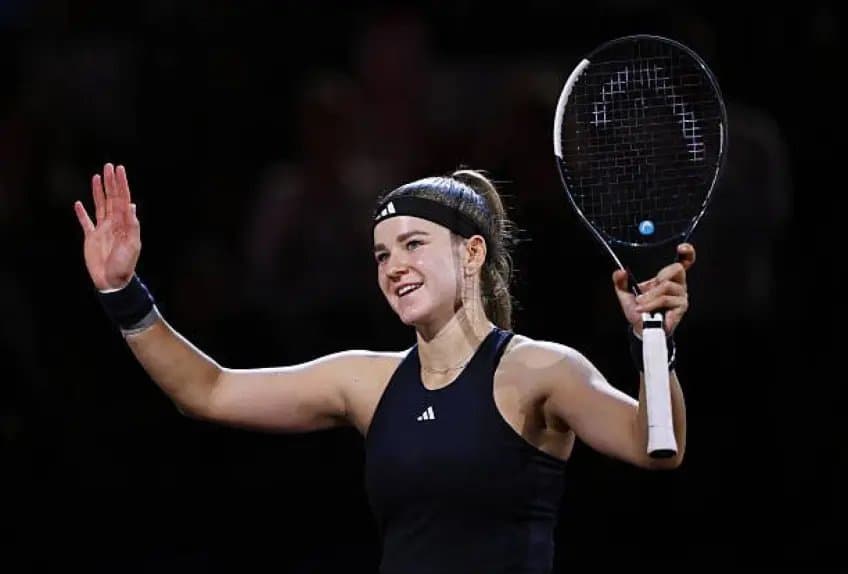 Stuttgart : Muchova bat Svitolina et file en finale